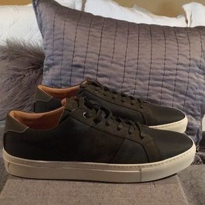 7 Greats tennis shoe dark green s 14